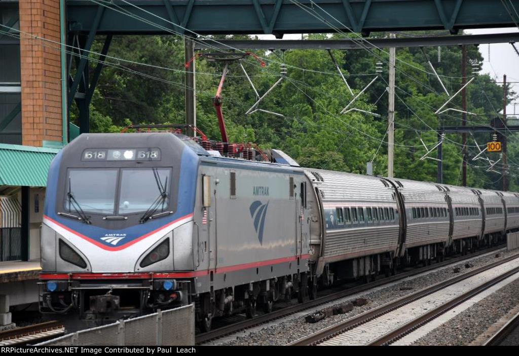 "Regional" cruises east through the station